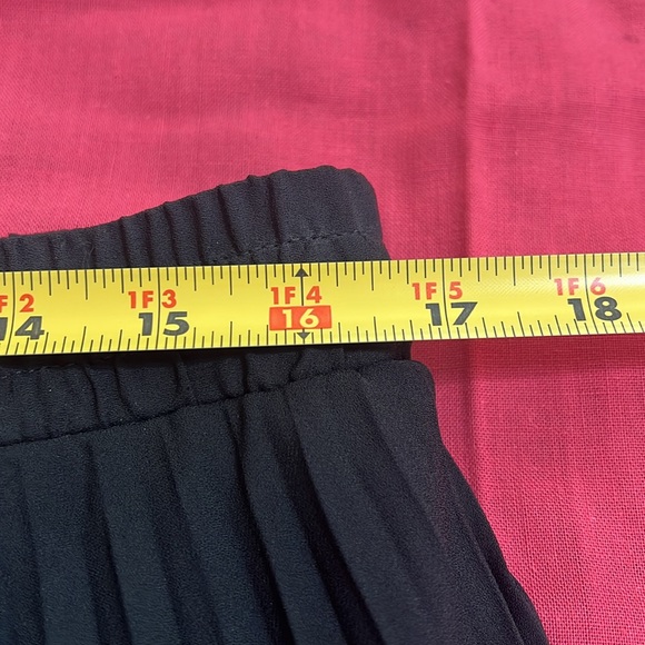 Max Studio Black Midi A-Line Pleated Skirt. XL.  NWT - Picture 4 of 7